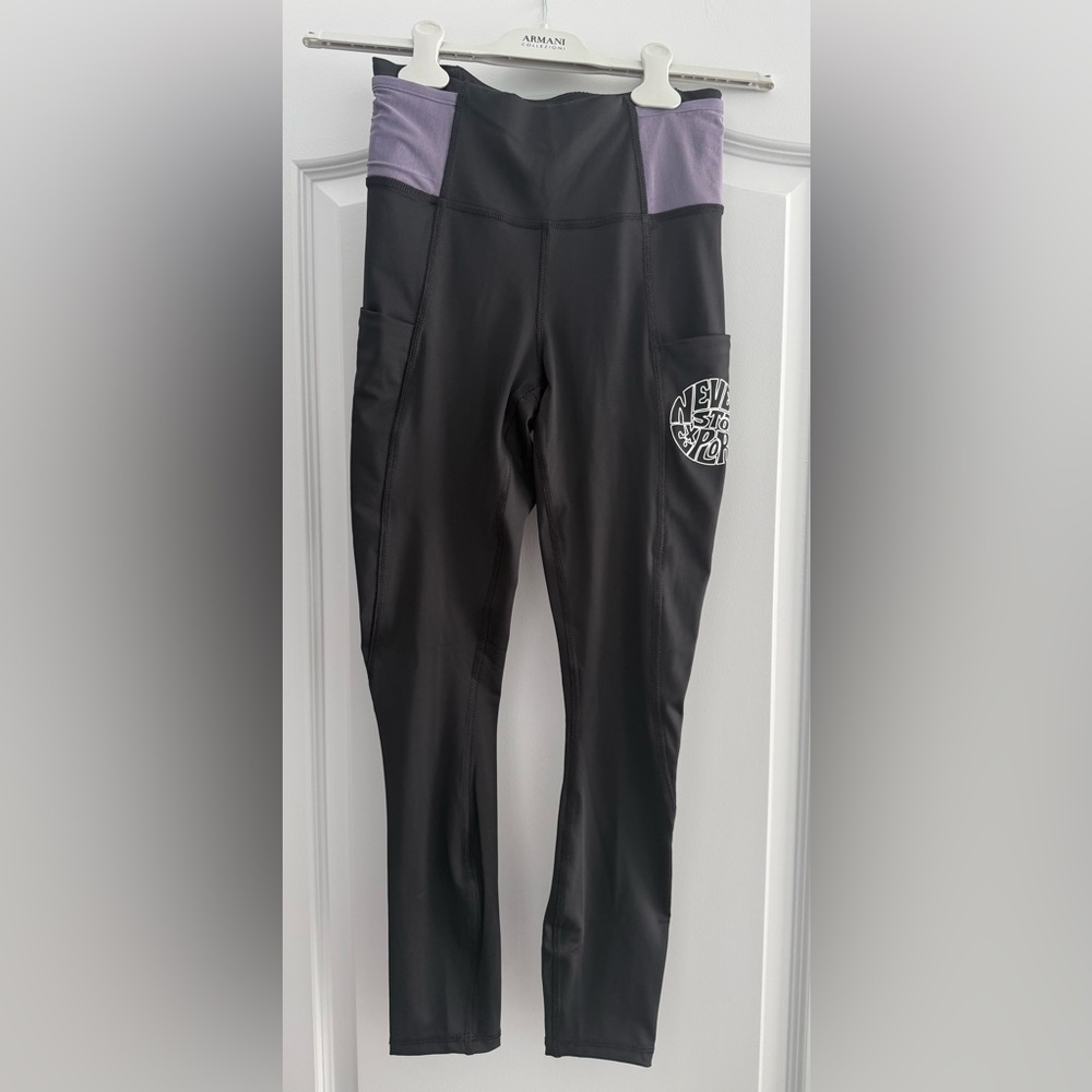 The North Face Black Trailwear Leggings with Lavender Waistband and Side Pocket